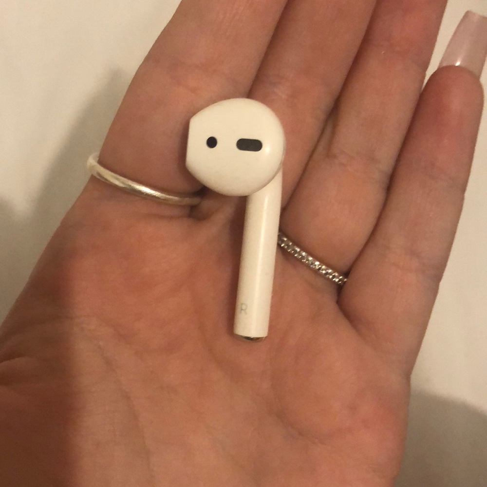 Right airpod